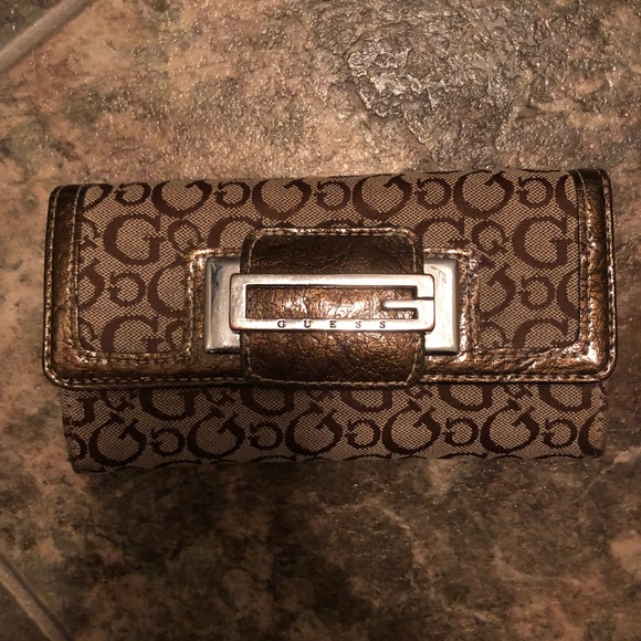 Guess brown wallet - Picture 1 of 4